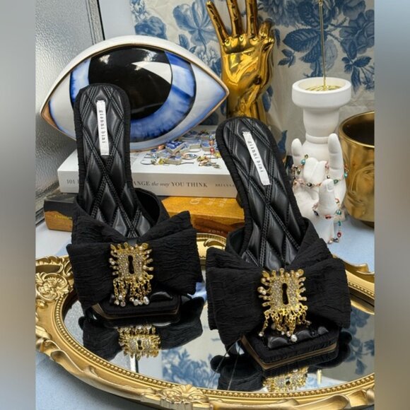 🆕 GIANNI BINI 🧿 NWOB Peeka Surrealist Keyhole Ornament Bow Slide, Black - Sz 8 - Picture 4 of 16